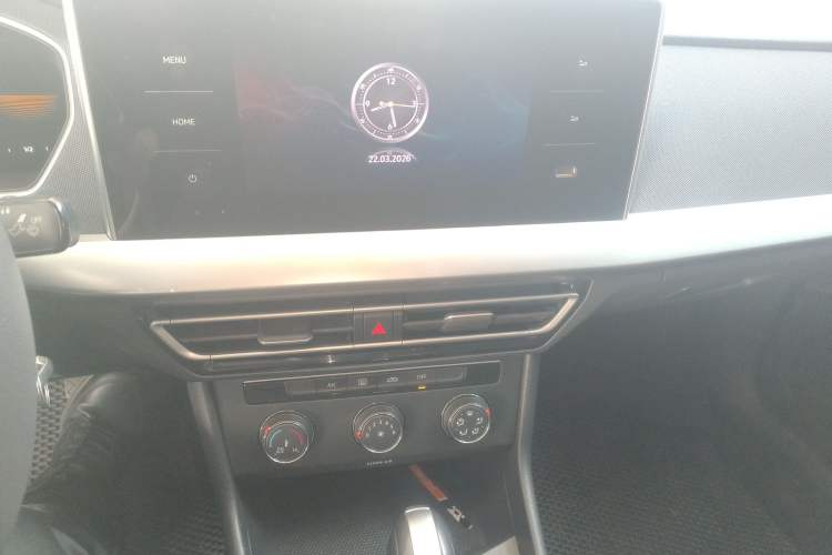 Used Volkswagen Lavida 2023 1.5L Automatic De Yi Edition Audio And AC Panel