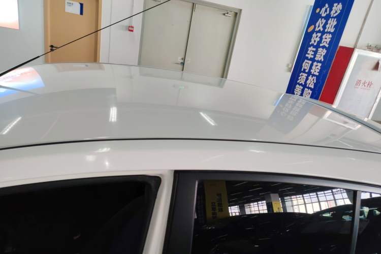 Used Venucia R50 2015 1.6L Manual Fashion Edition Roof