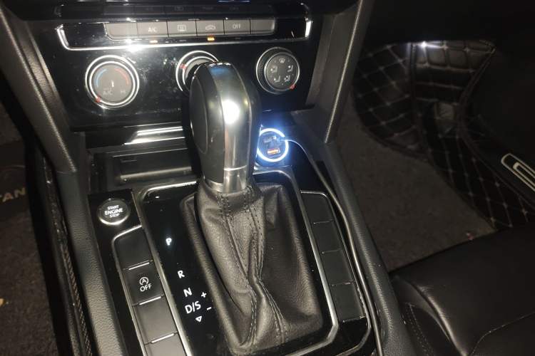 Used Volkswagen Magotan 2019 330TSI DSG Leading Model China VI Standard