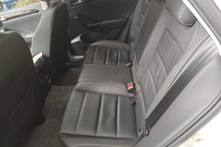 Used Volkswagen T-ROC 2021 280TSI DSG Two-Wheel Drive Comfort Connect Edition