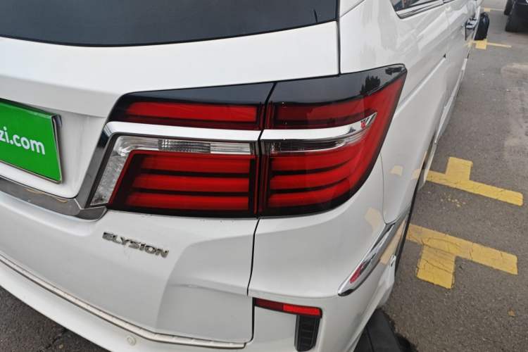 Used Honda Elysion 2016 2.4L Luxury Edition Right Rear Taillight