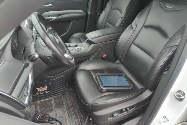 Used Cadillac XT4 2020 28T Two-Wheel-Drive Leading Version
