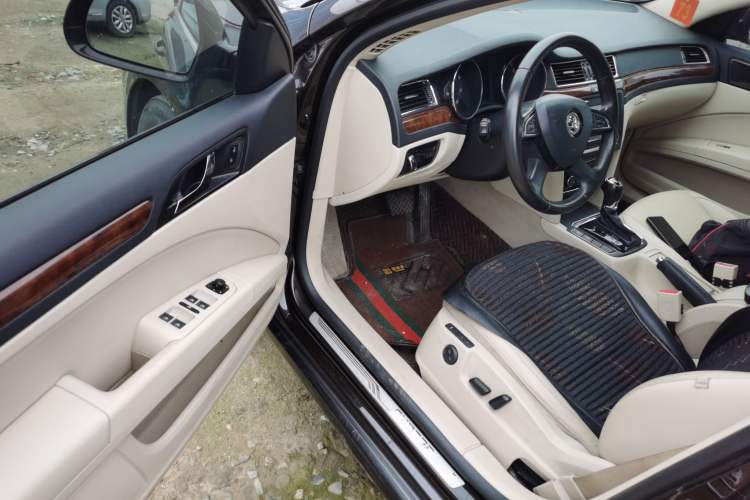 Used Skoda Superb 2013 1.8TSI Automatic Yashi Edition
