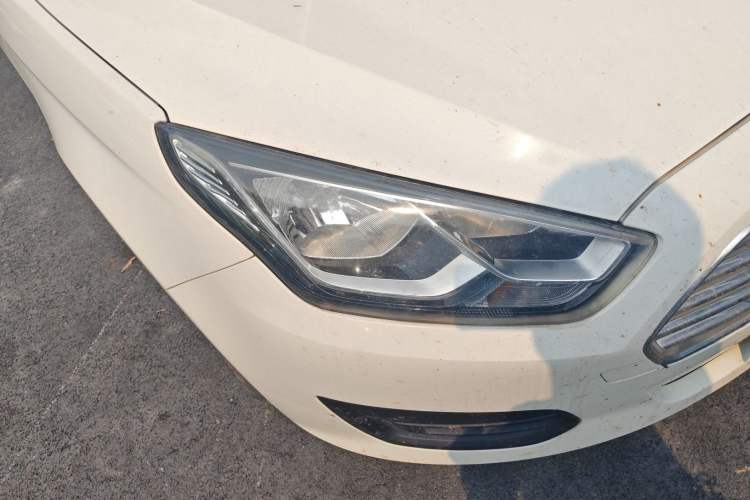 Used Ford Escort 2017 Revised Version 1.5L Automatic Comfort Edition Right Front Headlight