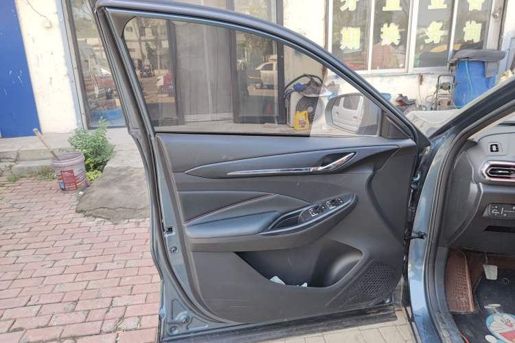 Used CHANGAN OSHAN X5 2021 Revised Version 1.6L Manual Luxury Edition
