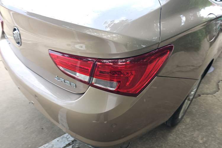 Used Buick Verano 2019 Sedan 20T Dual-Clutch Luxury Model
