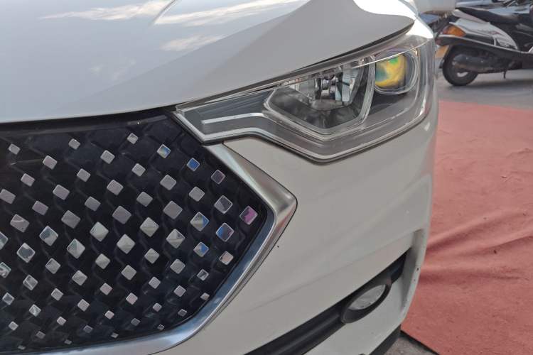 Used Baojun RC-6 2019 1.5T CVT 24-Hour Online Prestige Edition Left Front Headlight