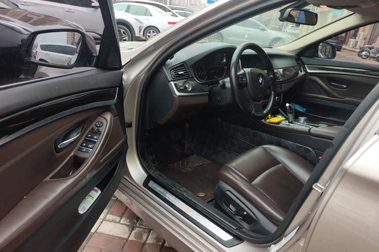 Used BMW 5 Series 2017 525Li Luxury Design Package Driver Seat