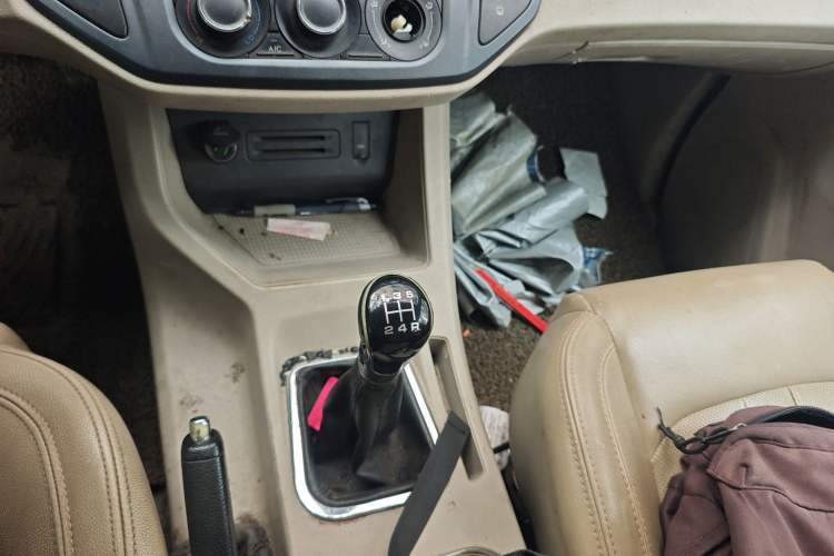 Used FORTHING Lingzhi 2017 M5 1.6L Luxury Model Gear Lever