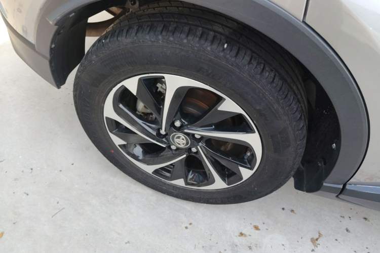 Used Toyota IZOA 2020 2.0L Yichi Version Right Rear Wheel Hub