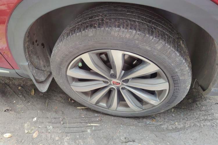 Used Roewe RX5 MAX 2019 300TGI Automatic 4G Connect Luxury Edition Right Front Wheel Hub