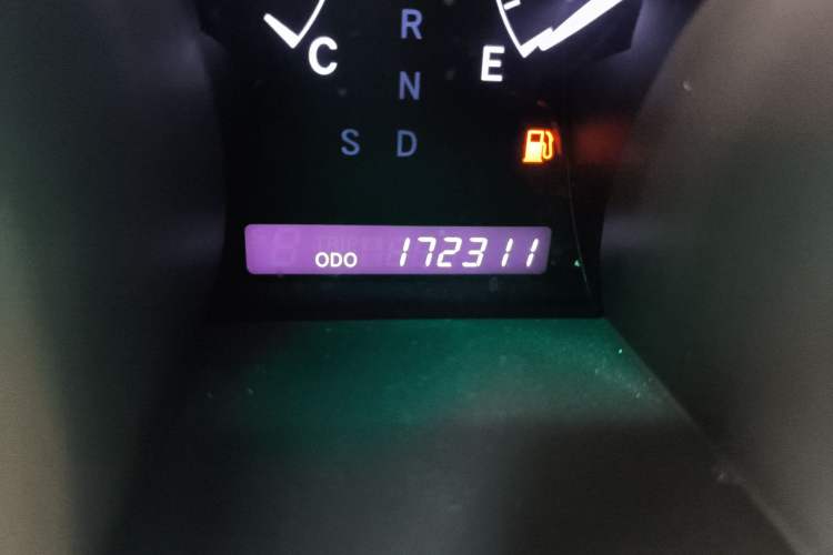 Used Toyota Highlander 2012 2.7L Two-Wheel Drive 7-Seater Luxury Edition Odometer Close Up