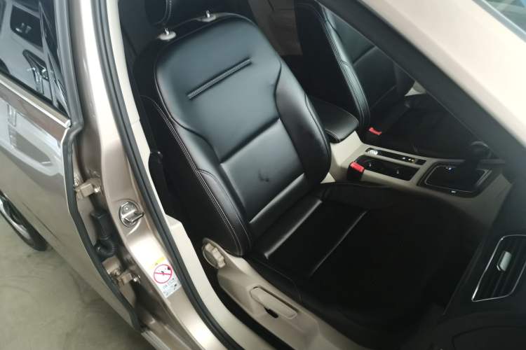 Used Volkswagen Golf 2014 1.4TSI Automatic Comfort Model Right Front Seat