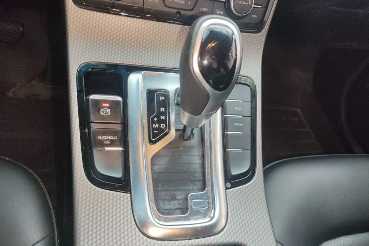 Used Geely Auto Emgrand GS 2016 Elegant Edition 1.3T Automatic LingShang Model Gear Lever
