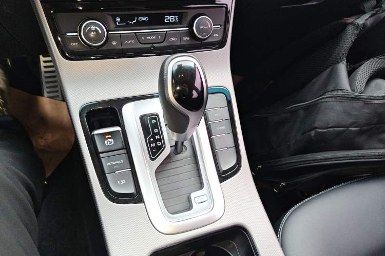 Used Geely Auto Emgrand GS 2018 Sport Edition 1.4T Automatic LingShang Model Gear Lever