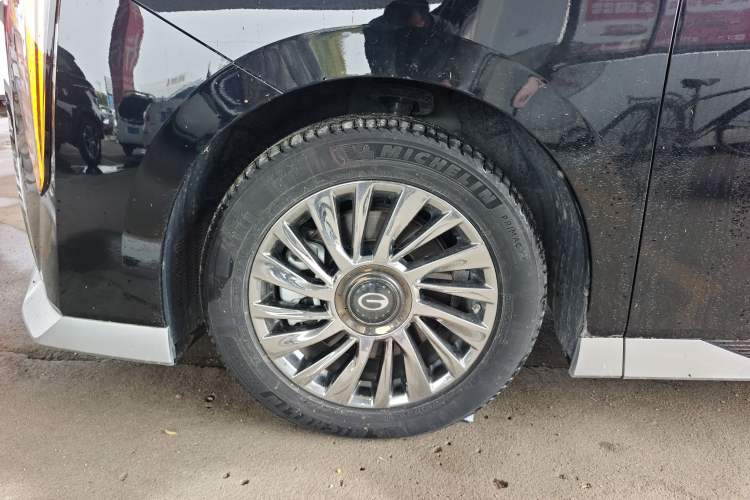 Used GAC Trumpchi M8 2024 Zongshi Series 400T Ultimate Edition Left Front Wheel Hub