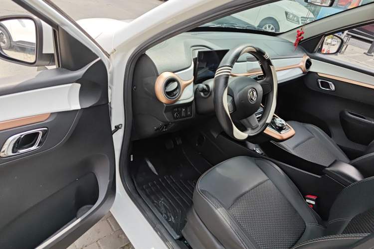 Used Dongfeng NAMMI BOX 2022 Revised Light Wind Edition 201 km Standard Version