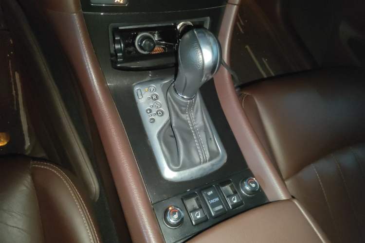 Used Infiniti QX50 2015 2.5L Enjoyment Edition Gear Lever