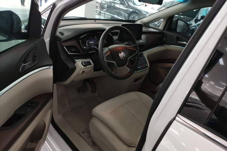 Used Buick GL8 2021 Land Cruiser Executive Class 652T Comfort Model
