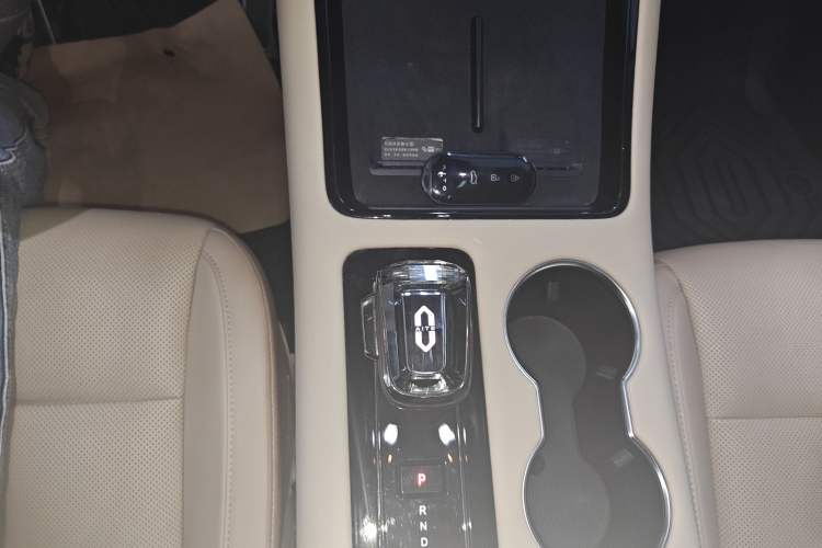 Used Hima AITO M5 2023 All-Electric Rear-Drive Standard Edition Gear Lever