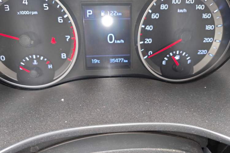 Used Kia kx1 Stonic 2021 1.4L CVT Sunroof Model Odometer Close Up