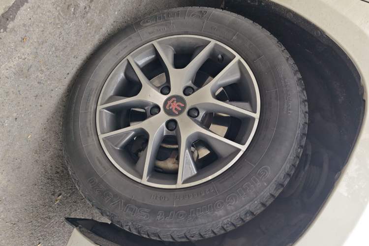 Used BYD Song 2016 Gaishi Edition 1.5TI Manual Leading Model Right Front Wheel Hub