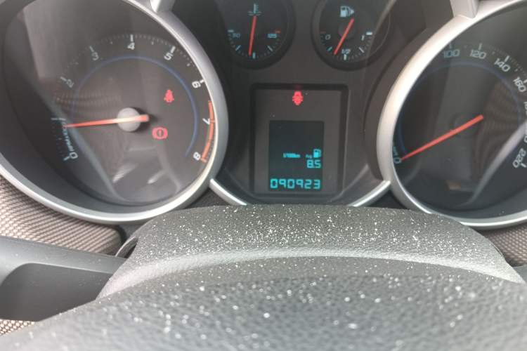 Used Chevrolet Cruze 2013 Hatchback 1.6L Manual Luxury Model
