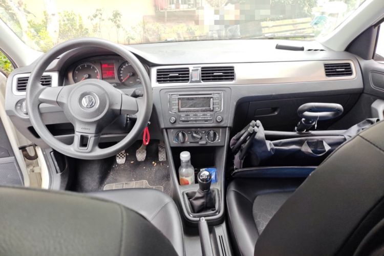 Used Volkswagen Santana 2015 1.6L Manual Comfort Edition Center Console