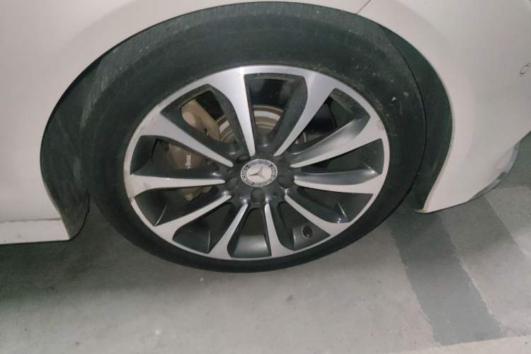Used Mercedes-Benz CLS 2015 CLS 320 Right Front Wheel Hub