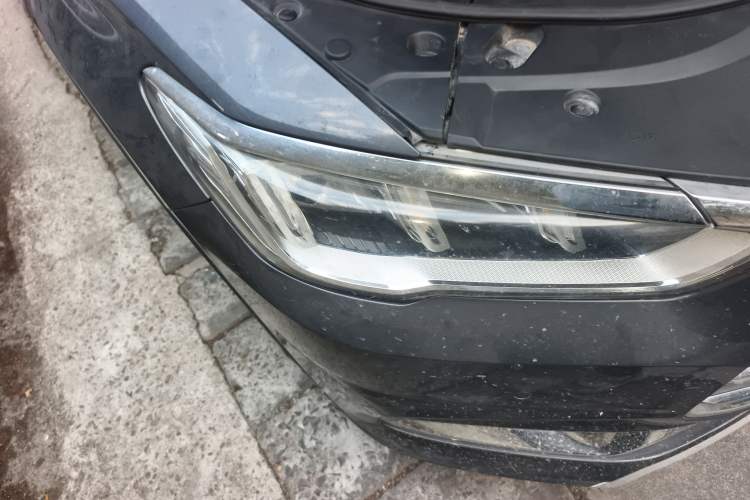 Used BYD Song Pro 2019 1.5T Automatic Luxury Model Right Front Headlight