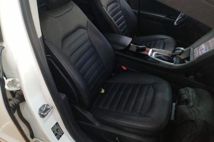 Used Ford Mondeo 2013 2.0L GTDi 200 Fashion Edition Right Front Seat