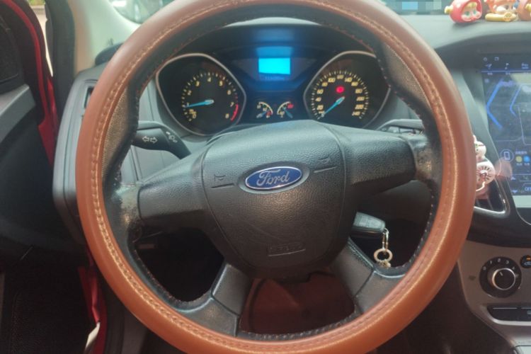 Used Ford Focus 2012 Hatchback 1.6L Automatic Comfort Model Steering Wheel