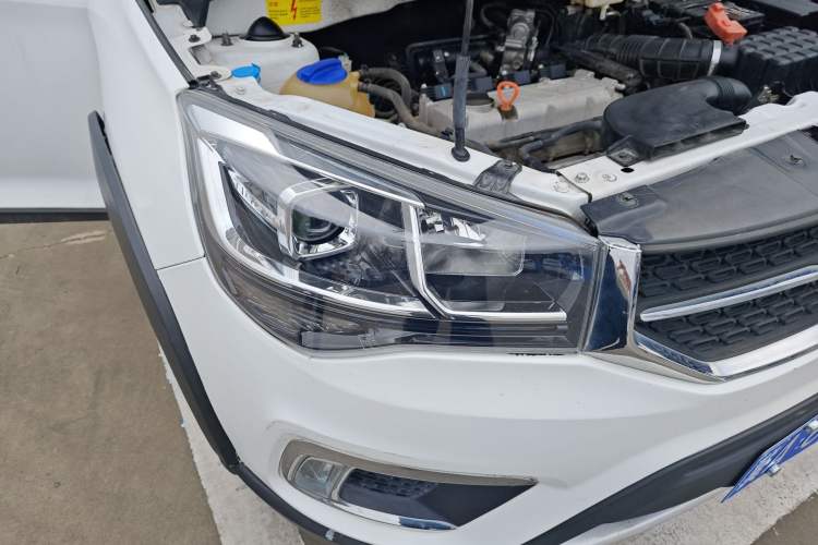 Used Chery Tiggo 3X 2018 1.5L Automatic Elite Edition Right Front Headlight