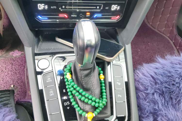 Used Volkswagen FAW-Volkswagen CC 2021 380TSI Striking Edition 30th Anniversary Model Gear Lever