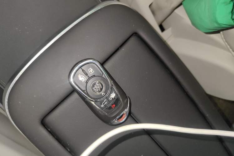 Used Buick GL8 2017 28T Avenir Avia National Emission Standard V