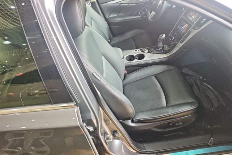 Used Infiniti Q50L 2018 2.0T Enjoyment Edition China V standard Right Front Seat