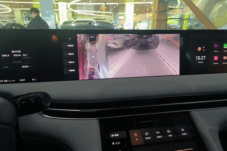 Used IM LS7 2023 77 kWh Urban Fit Rear-Wheel Drive