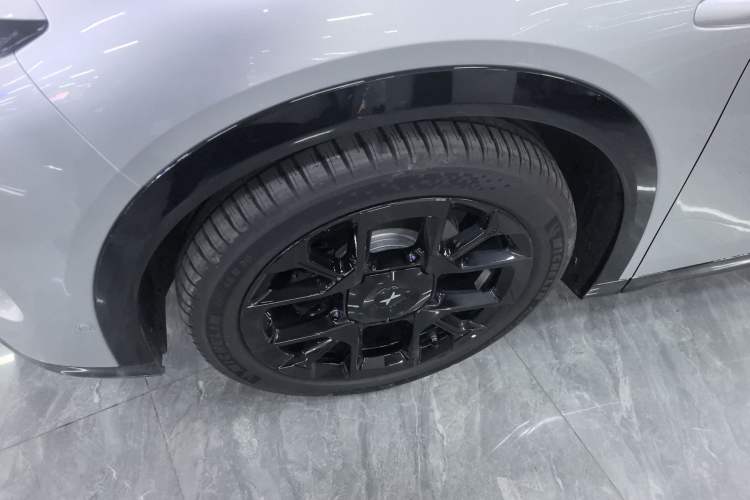 Used XPeng G7 2025 702 Max Left Front Wheel Hub