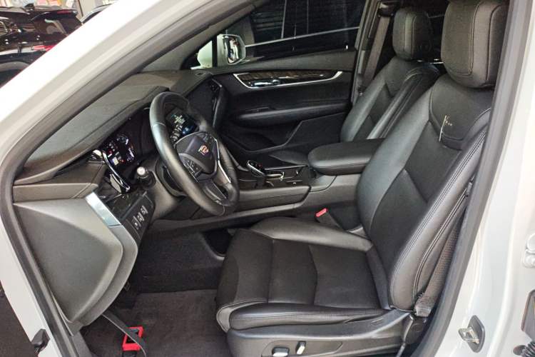 Used Cadillac XT5 2018 25T Tech Model
