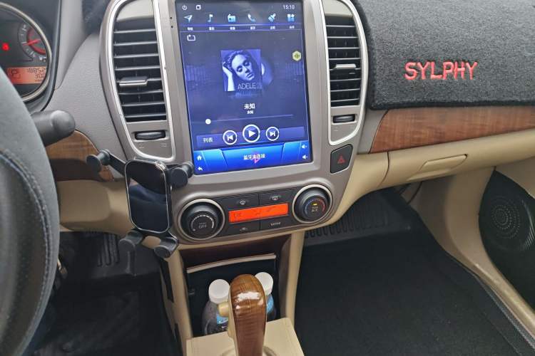 Used Nissan Sylphy 2016 Classic 1.6XE Automatic Comfort Edition Audio And AC Panel