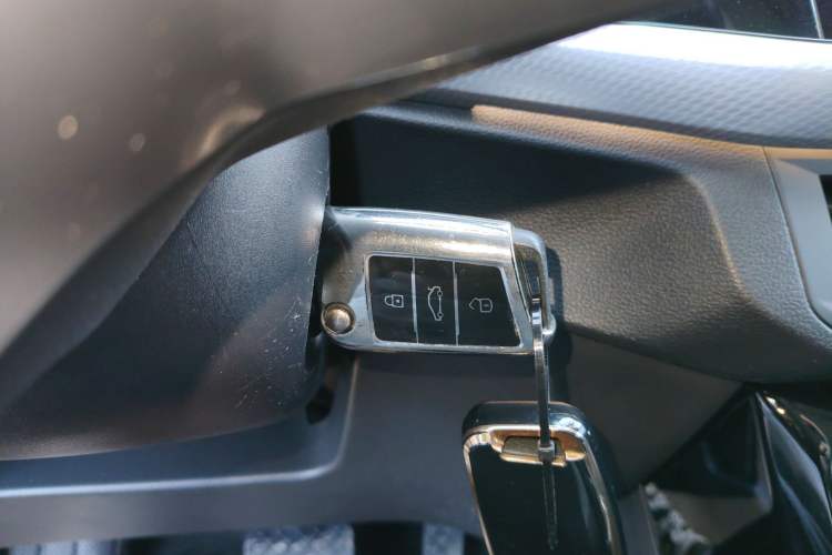 Used Volkswagen Tacqua 2021 200TSI DSG JoyConnect Edition