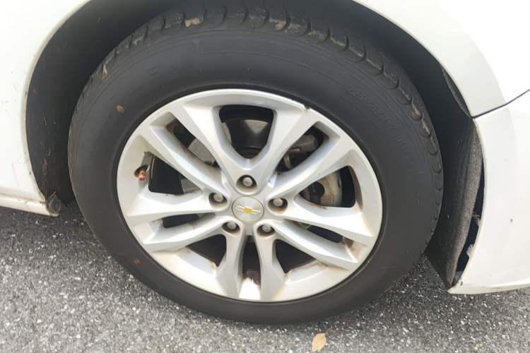 Used Chevrolet Malibu XL 2016 1.5T Dual-Clutch Ruichi Edition Right Front Wheel Hub