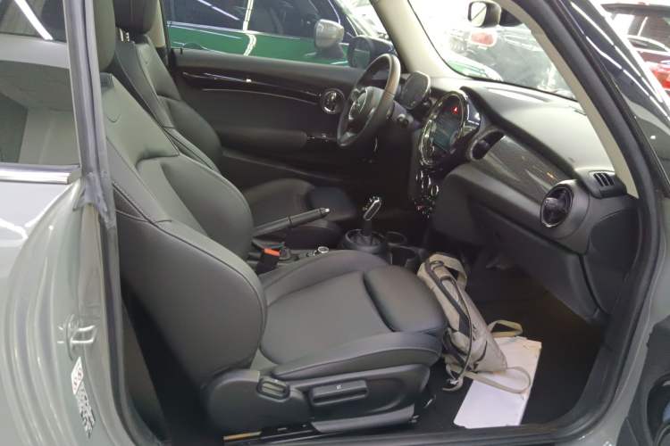 Used MINI 2022 Updated 1.5T COOPER Classic Edition
