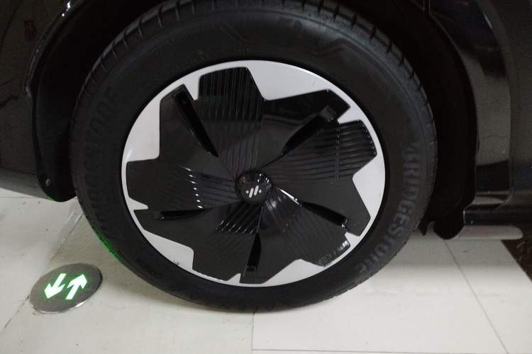 Used IM LS7 2023 90 kWh Elite All-Wheel-Drive Version
