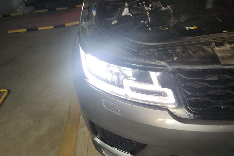 Used Land Rover Range Sport 2021 3.0 L6 HST Right Front Headlight