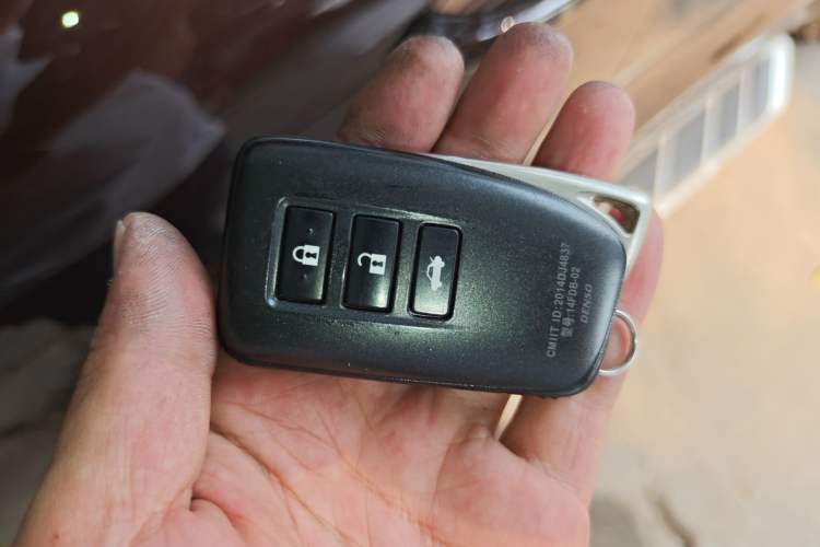 Used Lexus ES 2017 300h Mark Levinson Comfort Edition Vehicle Key