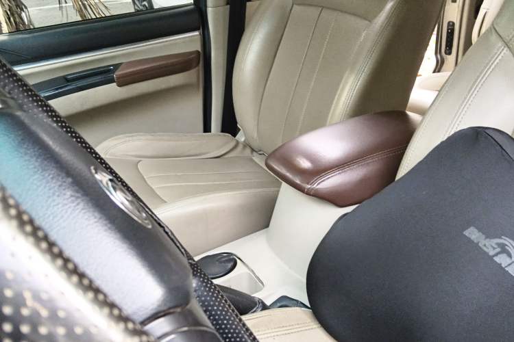 Used FORTHING Lingzhi 2019 M5L 1.6L 7-Seater Luxury Model China VI Standard Left Front Seat