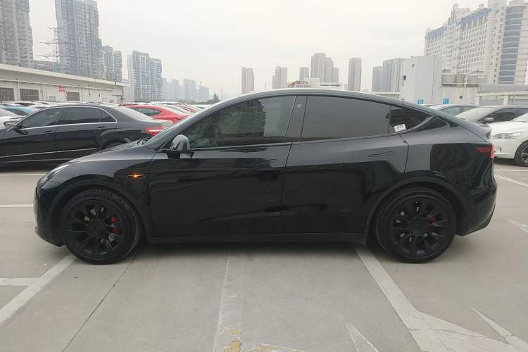 Used Tesla Model Y 2021 Standard Range Rear-Wheel Drive Version