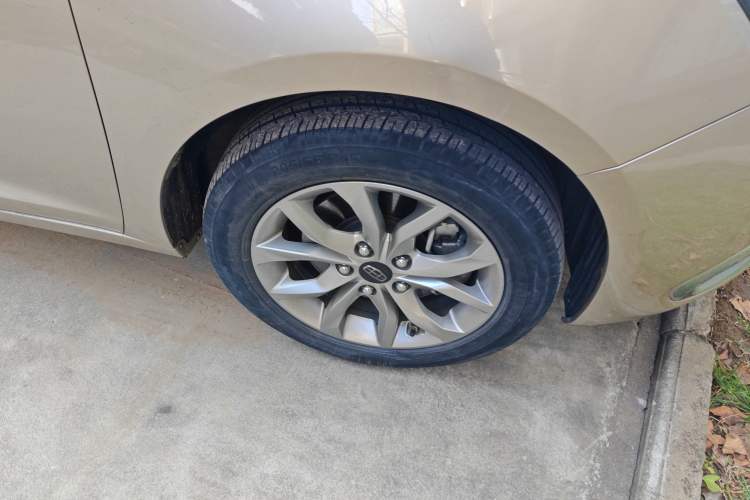 Used Geely Auto Emgrand GL 2017 1.3T DCT Elite Model Right Front Wheel Hub