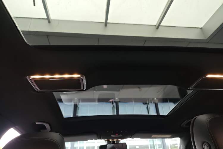 Used Mercedes-Benz GLC 2020 Facelift GLC 260 L 4MATIC Luxury Edition
